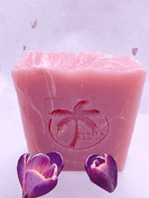 Cargar imagen en el visor de la galería, GERANIUM & FRENCH CLAY Coconut Soap